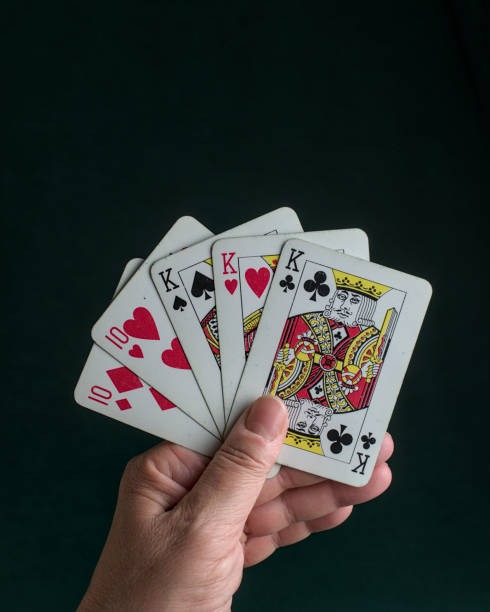 bet 5000 mobile app interface showing live dealer tables and sportsbook markets